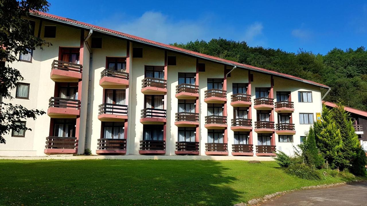 Hotel Mladost Т'єнтіште Екстер'єр фото