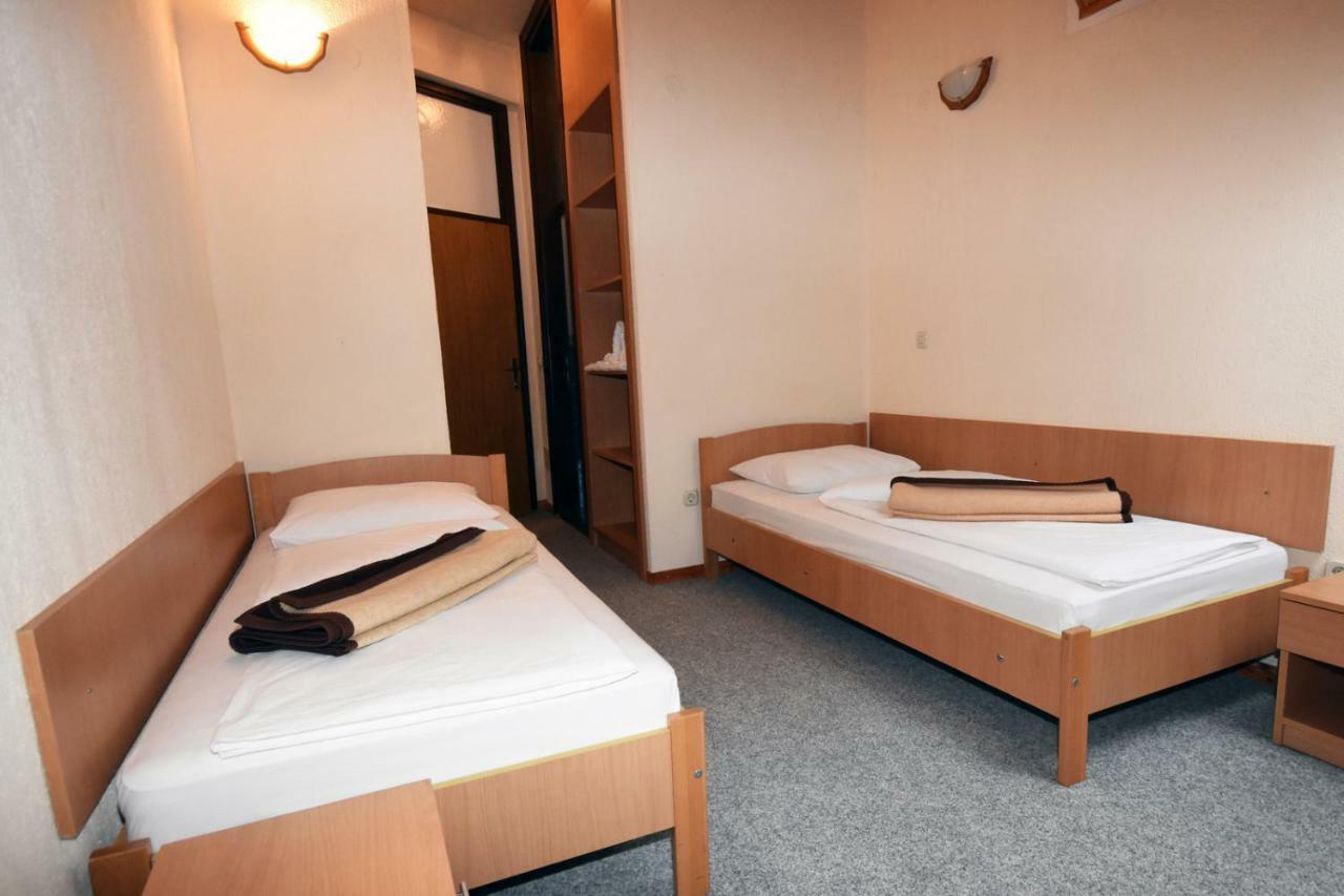 Hotel Mladost Т'єнтіште Екстер'єр фото