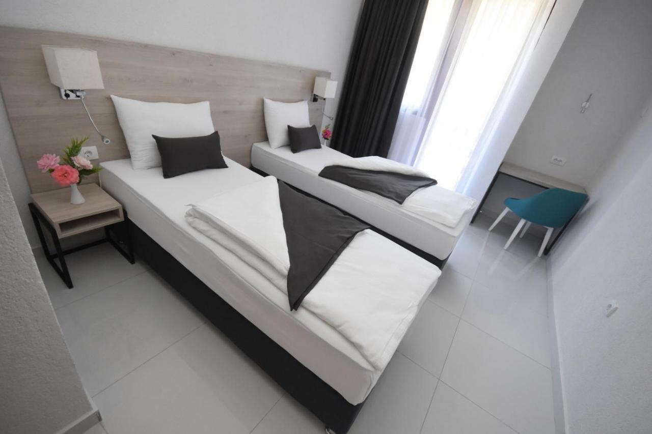 Hotel Mladost Т'єнтіште Екстер'єр фото